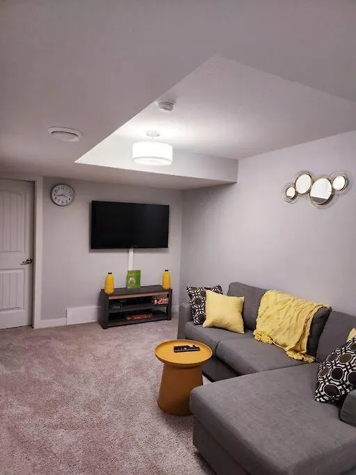 Holiday home Deluxe 2 Bedroom Suite With*Netflix/Cable/Prime Edmonton